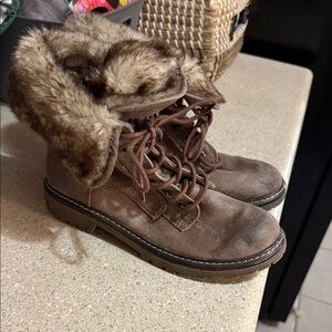 Mossimo Supply Co. Brown Faux Fur Winter Boots